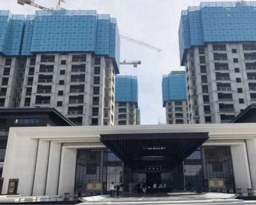 ���F����